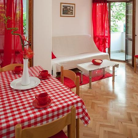 Appartement Kornelija 2 à Podgora Chambre photo
