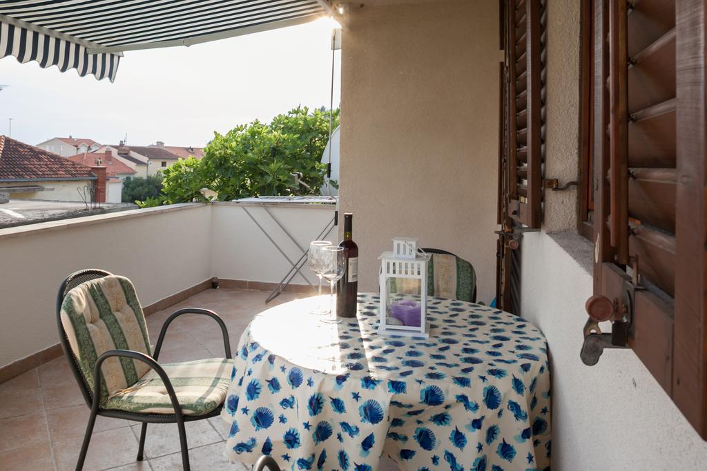Appartement Kornelija 2 à Podgora Chambre photo