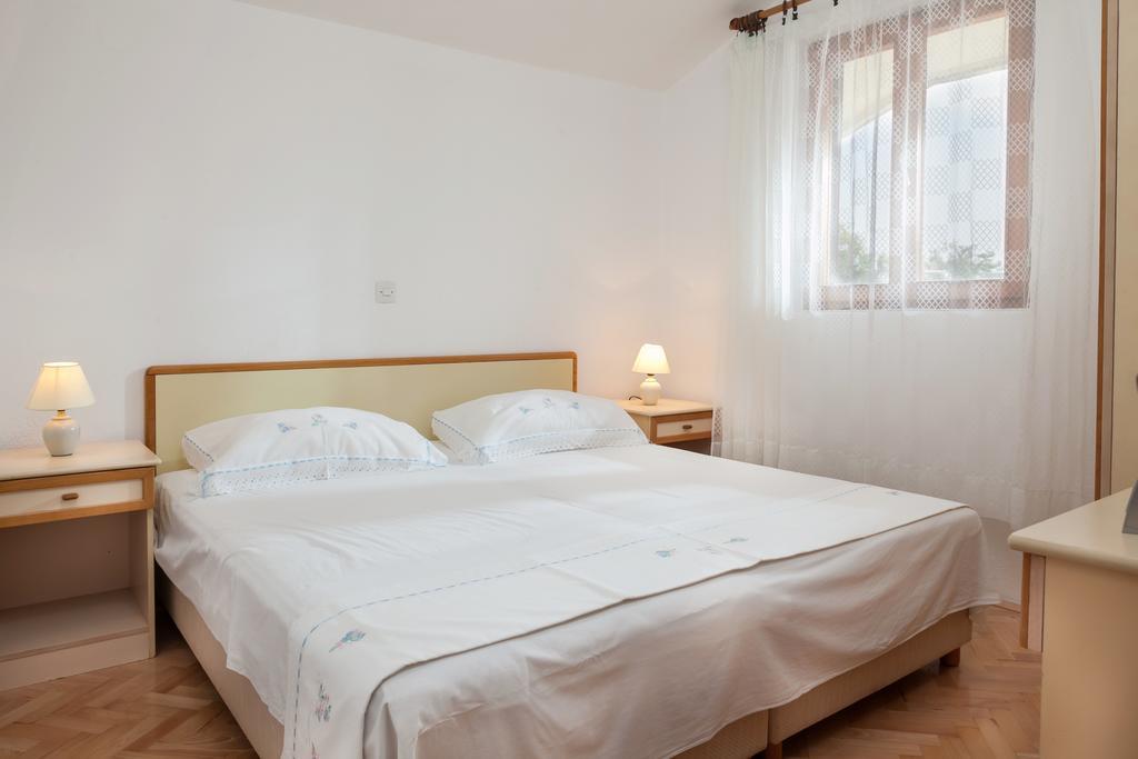 Appartement Kornelija 2 à Podgora Chambre photo