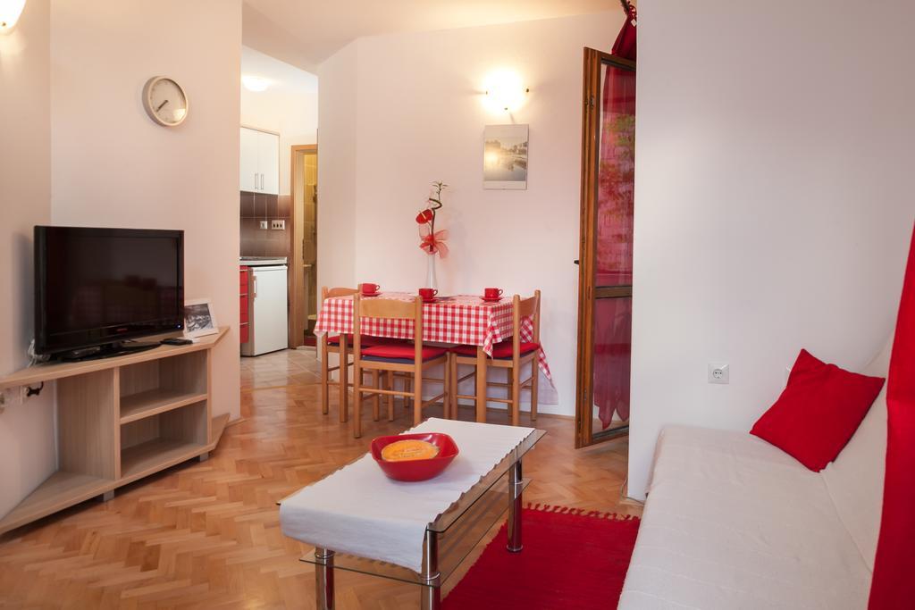 Appartement Kornelija 2 à Podgora Chambre photo