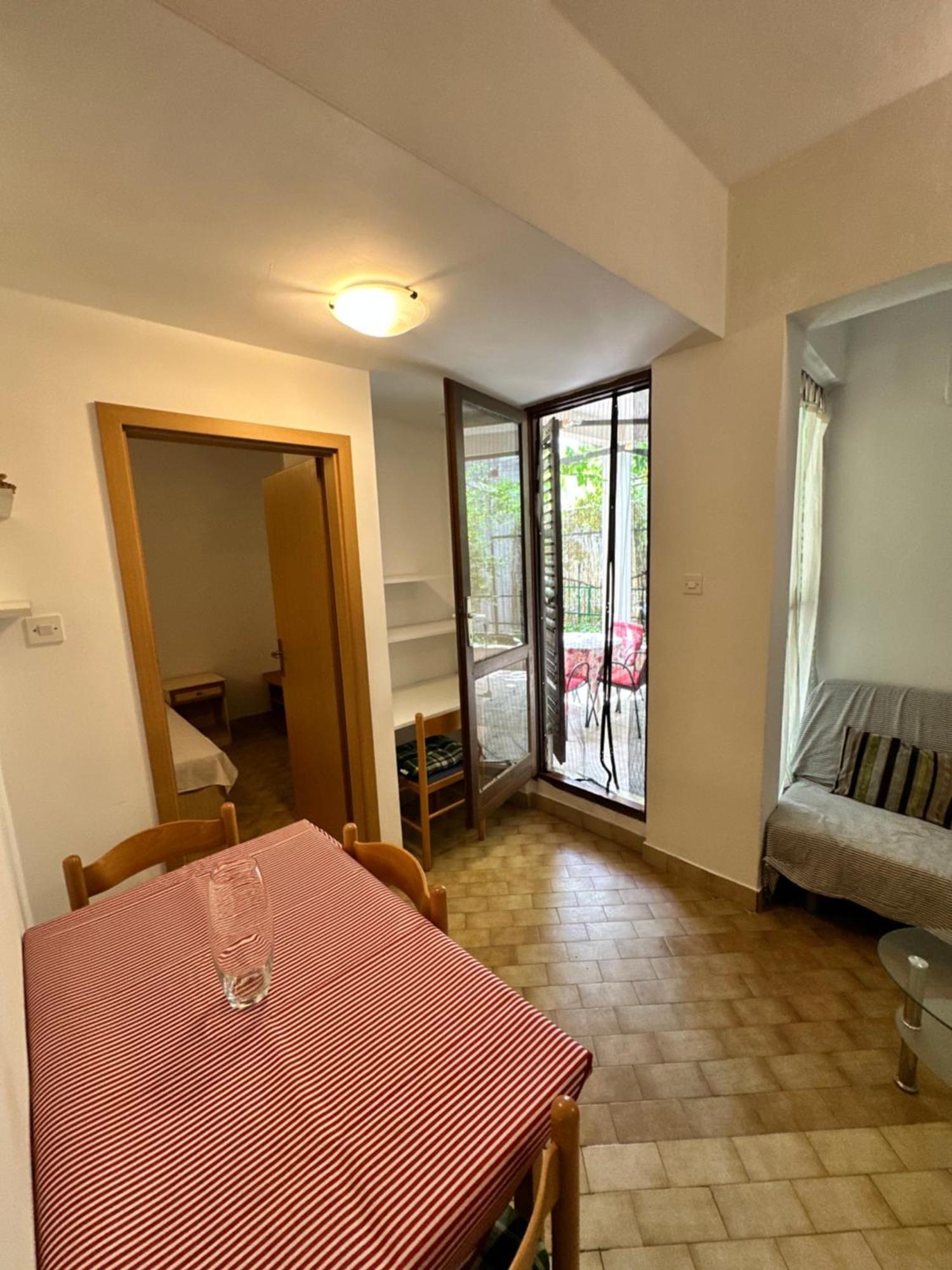 Appartement Kornelija 2 à Podgora Extérieur photo