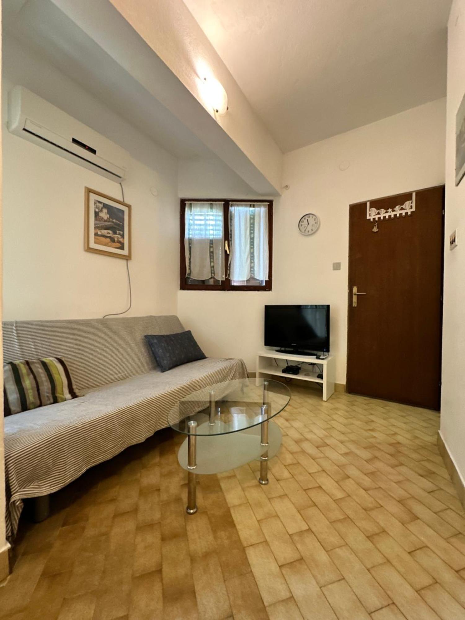 Appartement Kornelija 2 à Podgora Extérieur photo